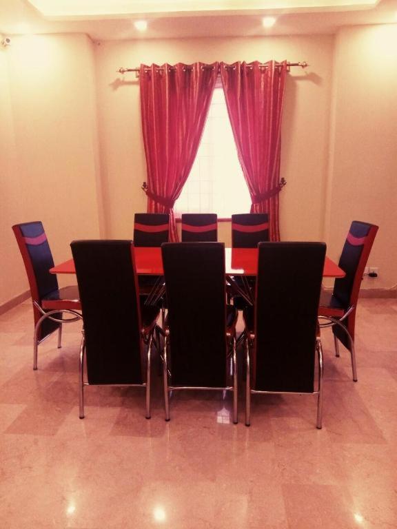 Royal Galaxy Bed & Breakfast Islamabad - For Families Only Extérieur photo