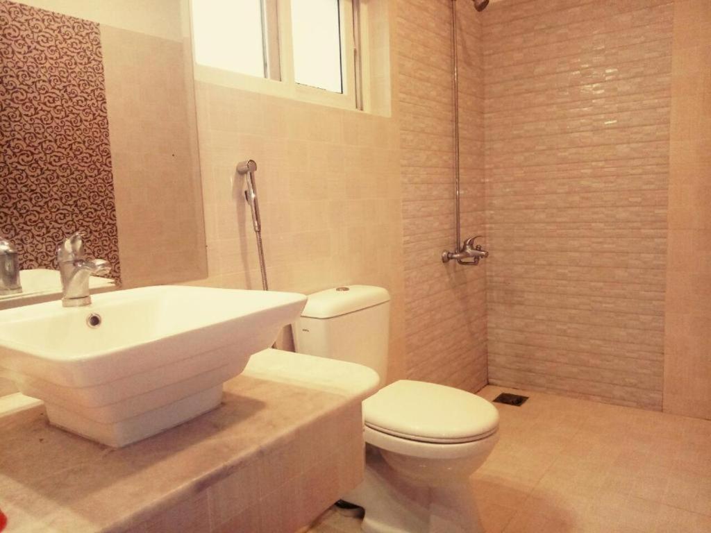 Royal Galaxy Bed & Breakfast Islamabad - For Families Only Extérieur photo